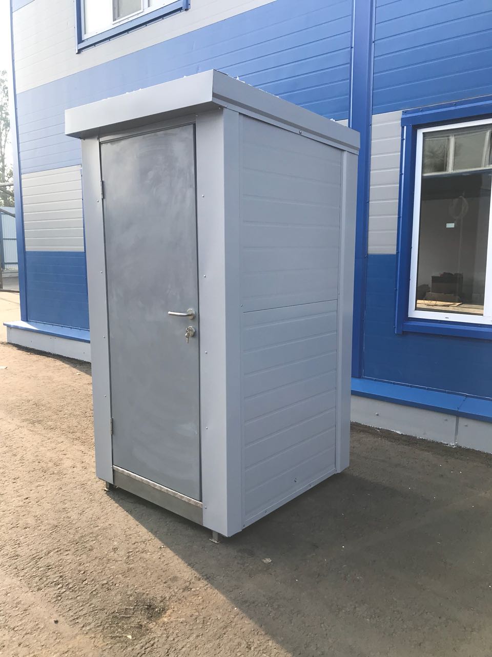 Теплая туалетная кабина ЭКОС-1 с баком на 250 л. в Екатеринбурге